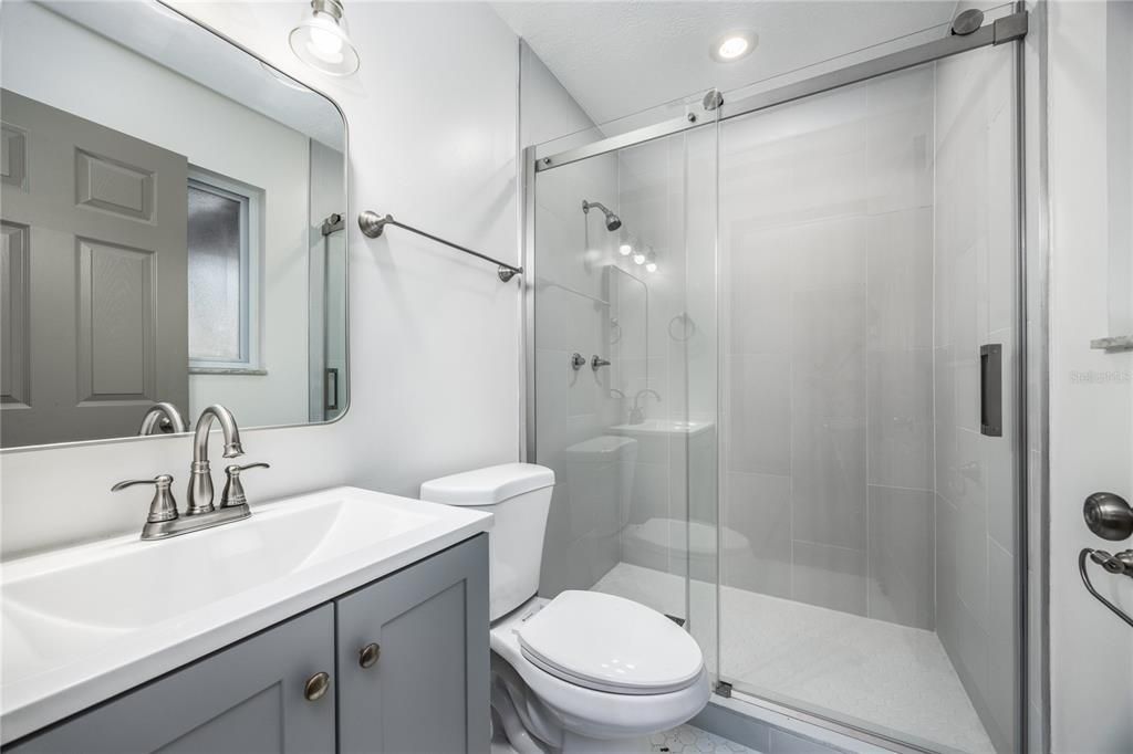 For Sale: $419,900 (3 beds, 3 baths, 1924 Square Feet)