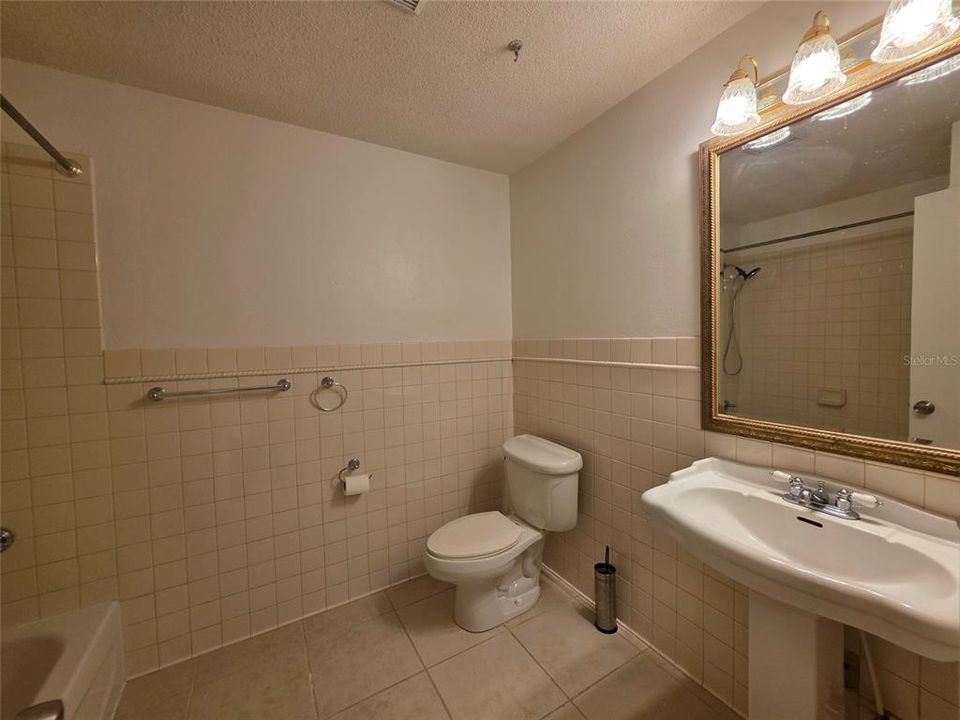 En Venta: $240,000 (3 camas, 2 baños, 1447 Pies cuadrados)