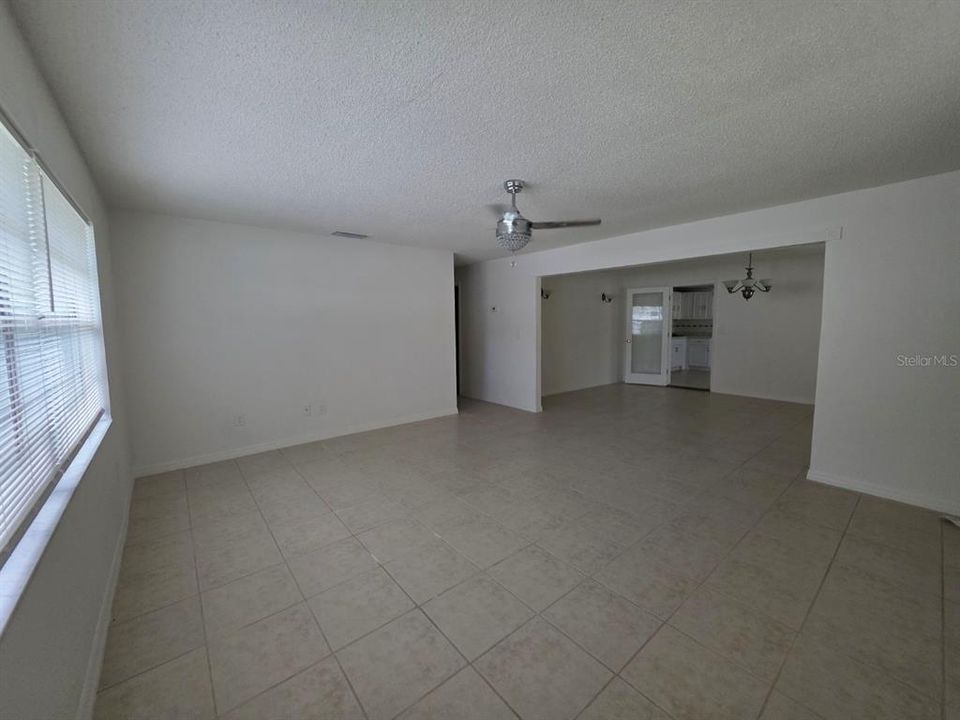 En Venta: $240,000 (3 camas, 2 baños, 1447 Pies cuadrados)