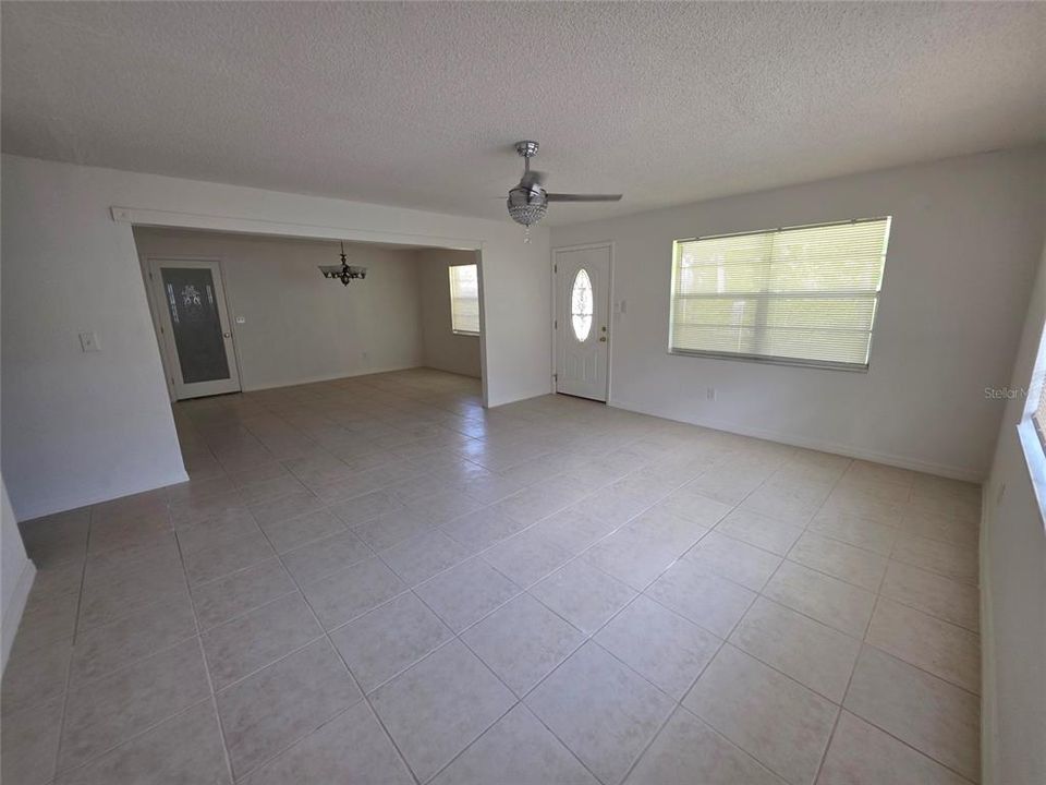 En Venta: $240,000 (3 camas, 2 baños, 1447 Pies cuadrados)