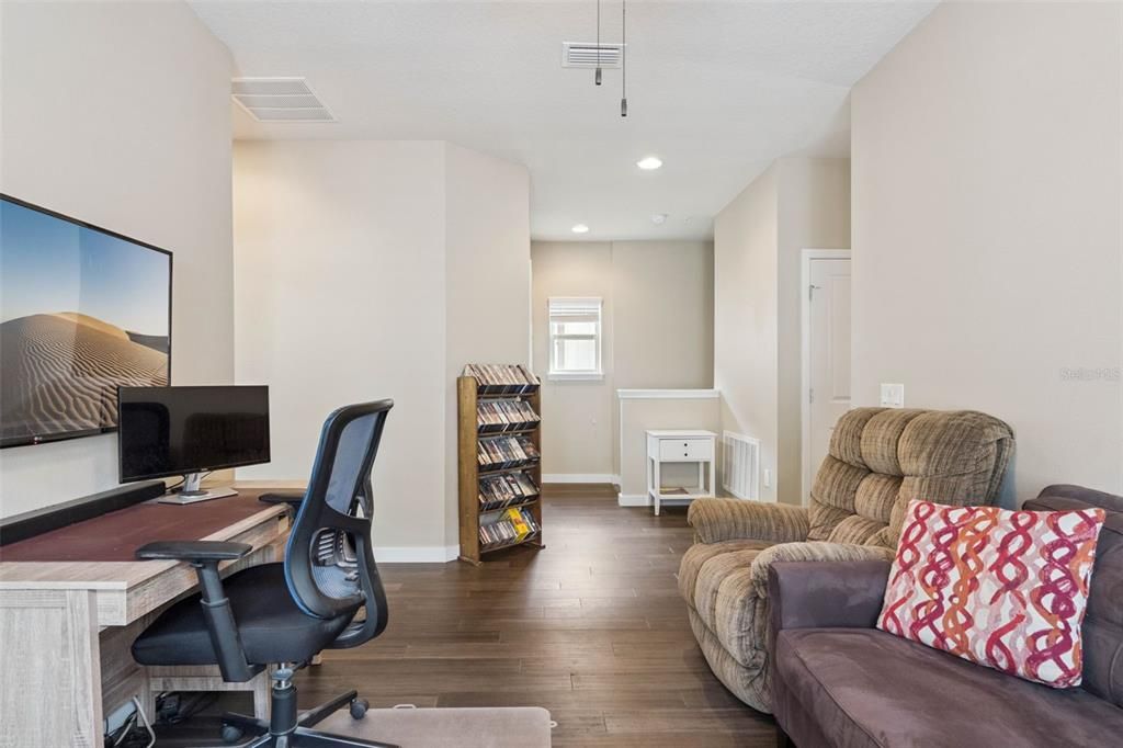 Под контрактом: $510,000 (4 спален, 3 ванн, 2272 Квадратных фут)