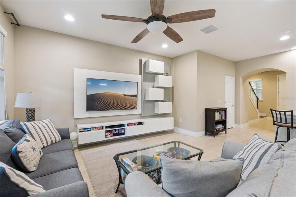 Под контрактом: $510,000 (4 спален, 3 ванн, 2272 Квадратных фут)