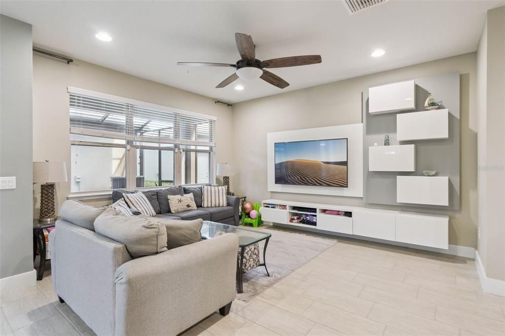 Под контрактом: $510,000 (4 спален, 3 ванн, 2272 Квадратных фут)