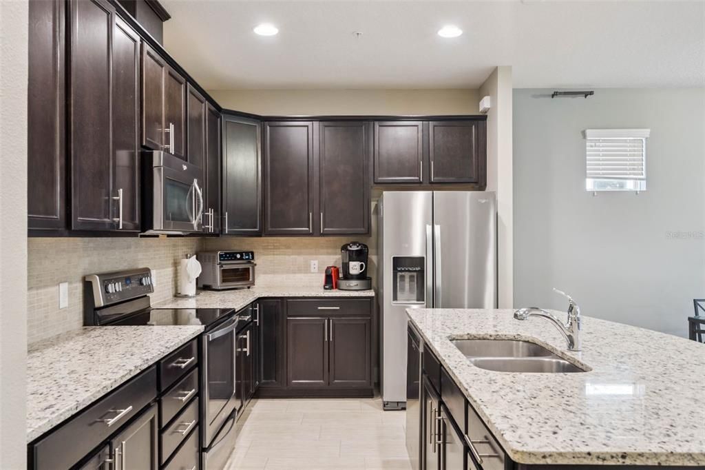 Под контрактом: $510,000 (4 спален, 3 ванн, 2272 Квадратных фут)