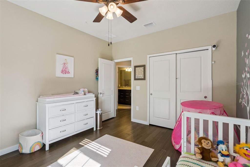 Под контрактом: $510,000 (4 спален, 3 ванн, 2272 Квадратных фут)