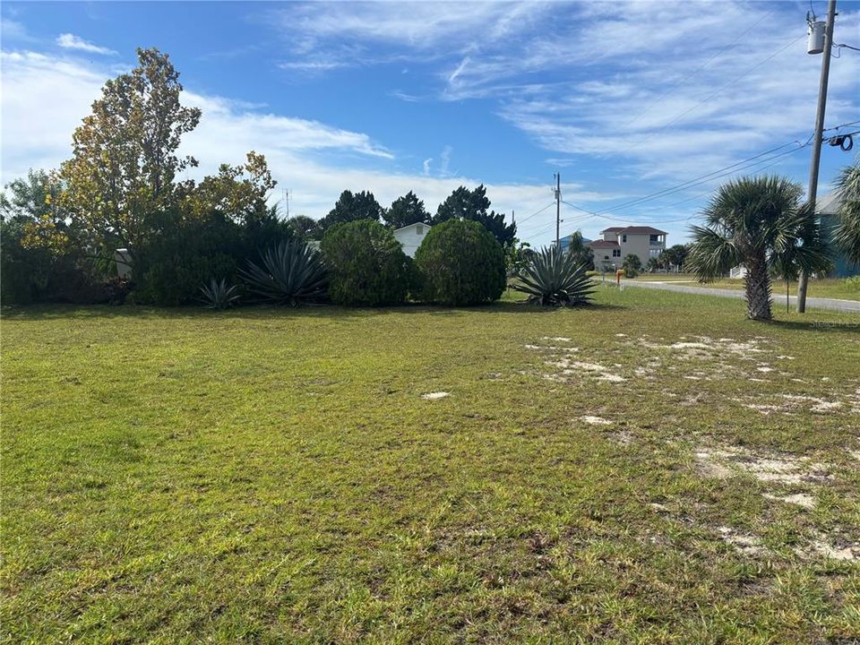 For Sale: $125,000 (0.17 acres)