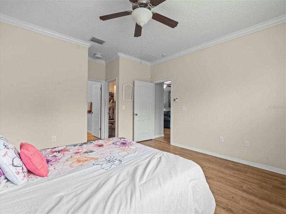 На продажу: $400,000 (4 спален, 3 ванн, 2293 Квадратных фут)