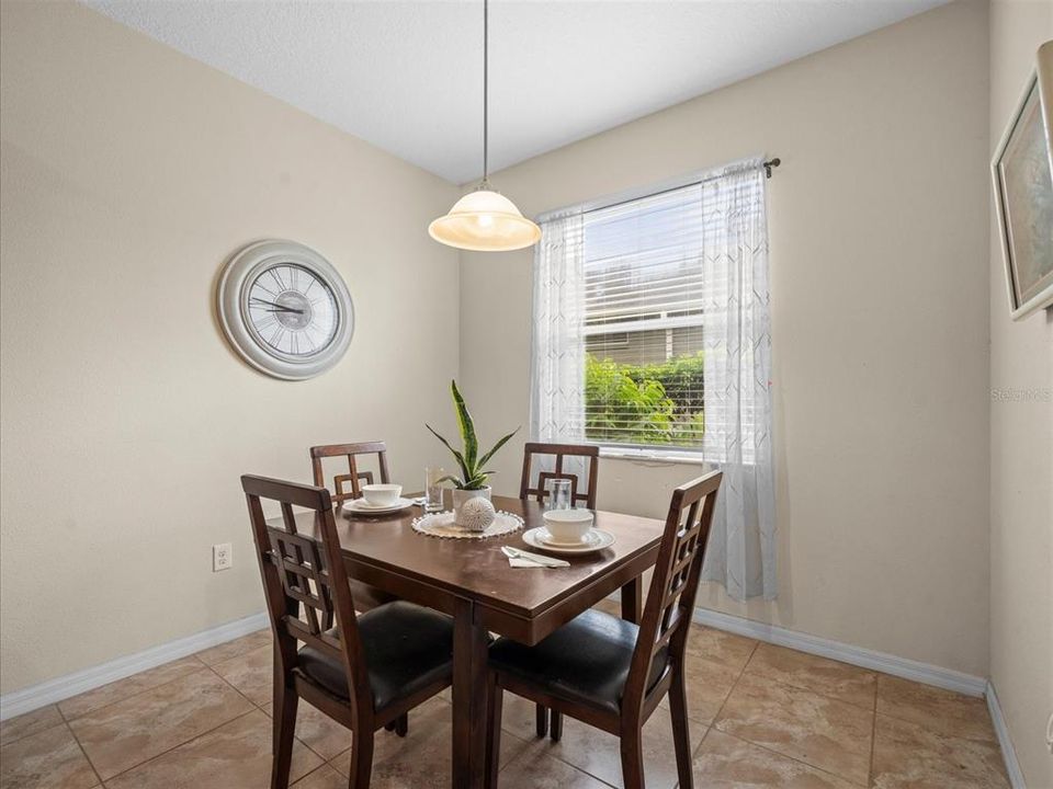 На продажу: $400,000 (4 спален, 3 ванн, 2293 Квадратных фут)