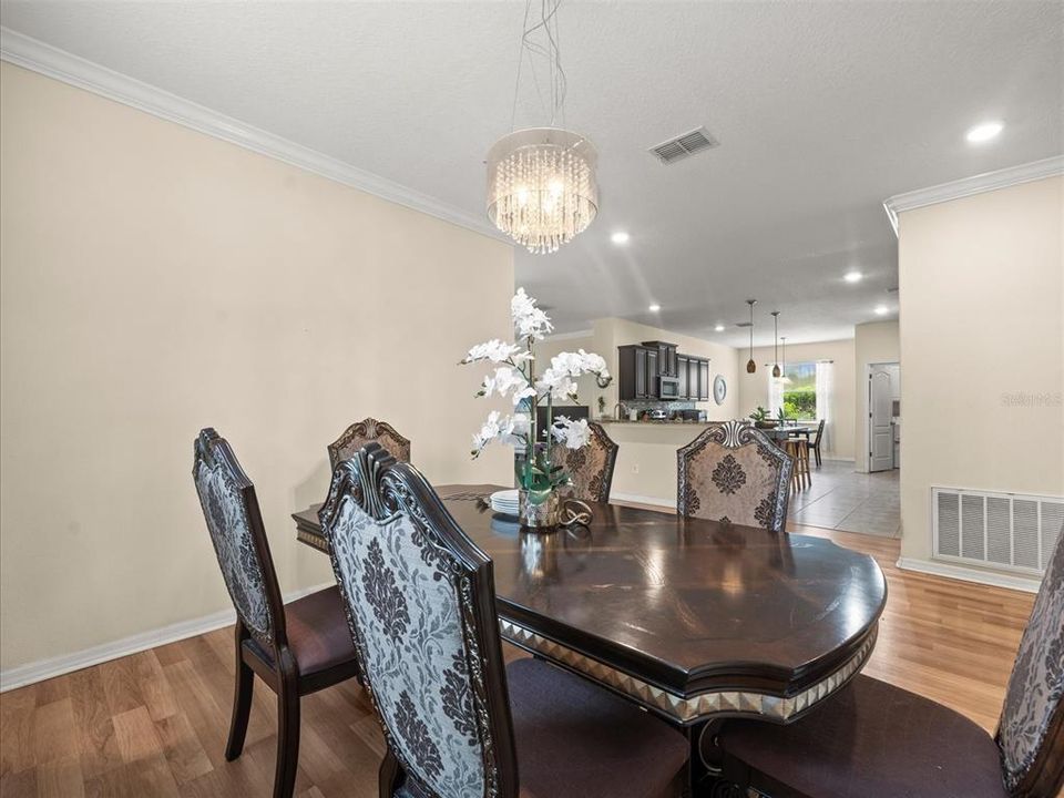 На продажу: $400,000 (4 спален, 3 ванн, 2293 Квадратных фут)