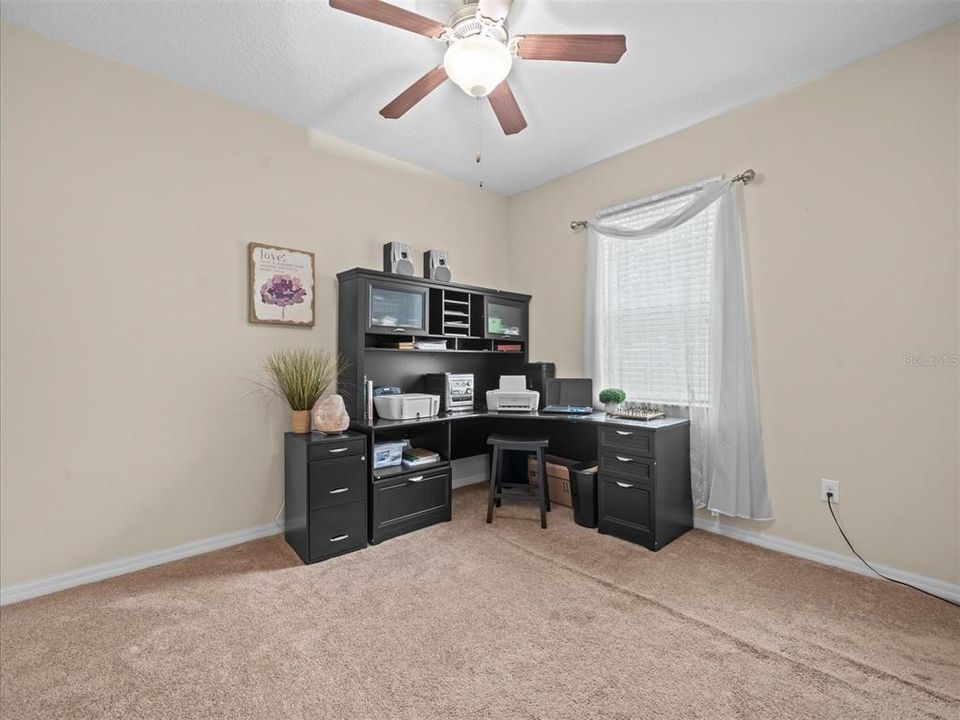 На продажу: $400,000 (4 спален, 3 ванн, 2293 Квадратных фут)