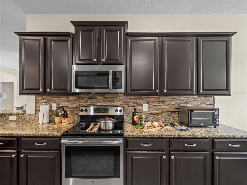 На продажу: $400,000 (4 спален, 3 ванн, 2293 Квадратных фут)