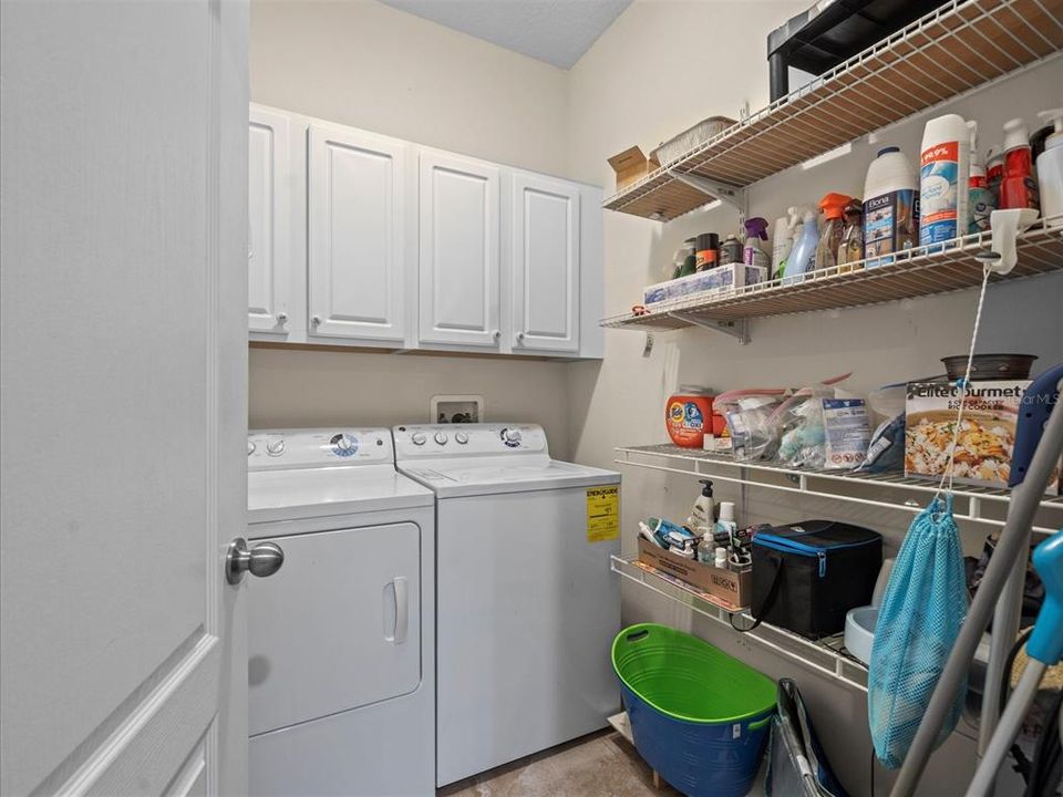 На продажу: $400,000 (4 спален, 3 ванн, 2293 Квадратных фут)