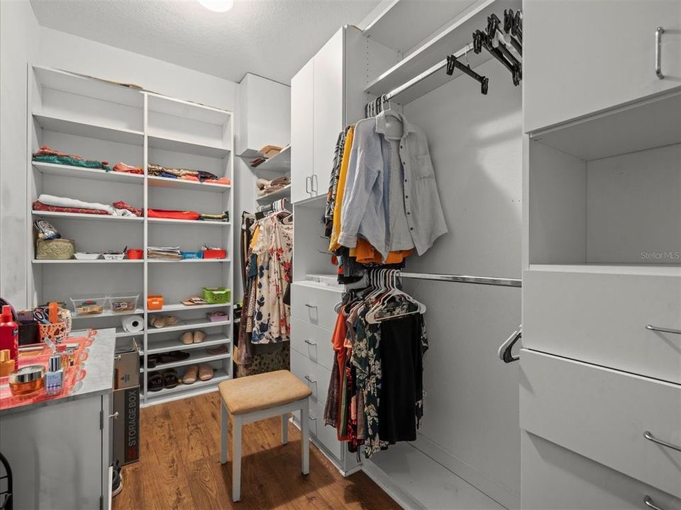 На продажу: $400,000 (4 спален, 3 ванн, 2293 Квадратных фут)