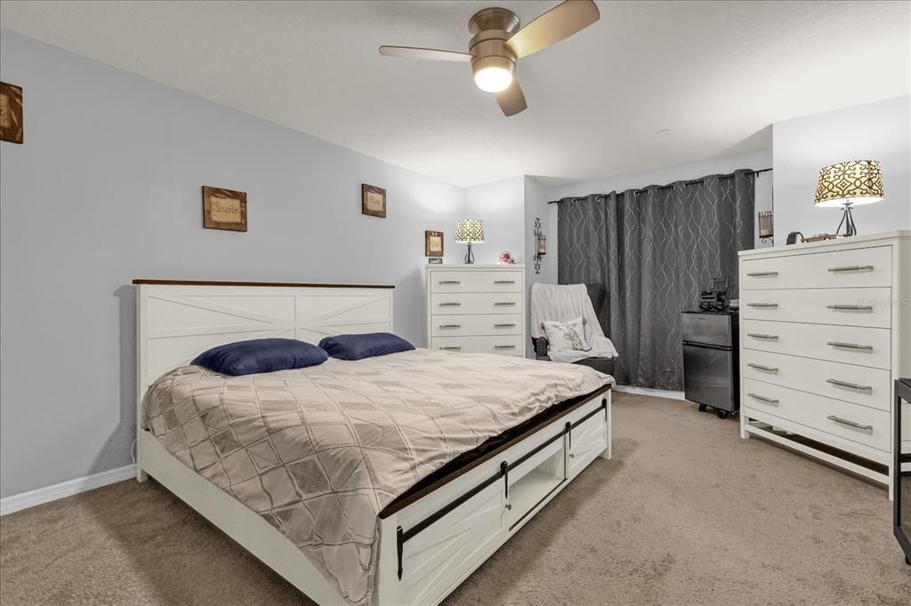 На продажу: $305,000 (3 спален, 2 ванн, 1550 Квадратных фут)