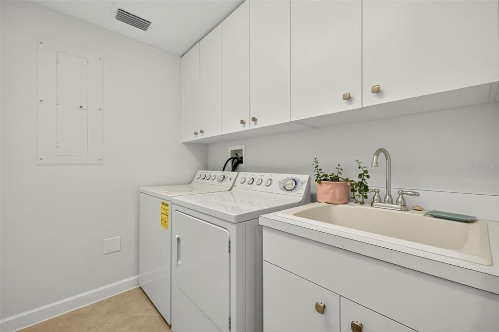 待售: $1,350,000 (3 贝兹, 3 浴室, 2187 平方英尺)