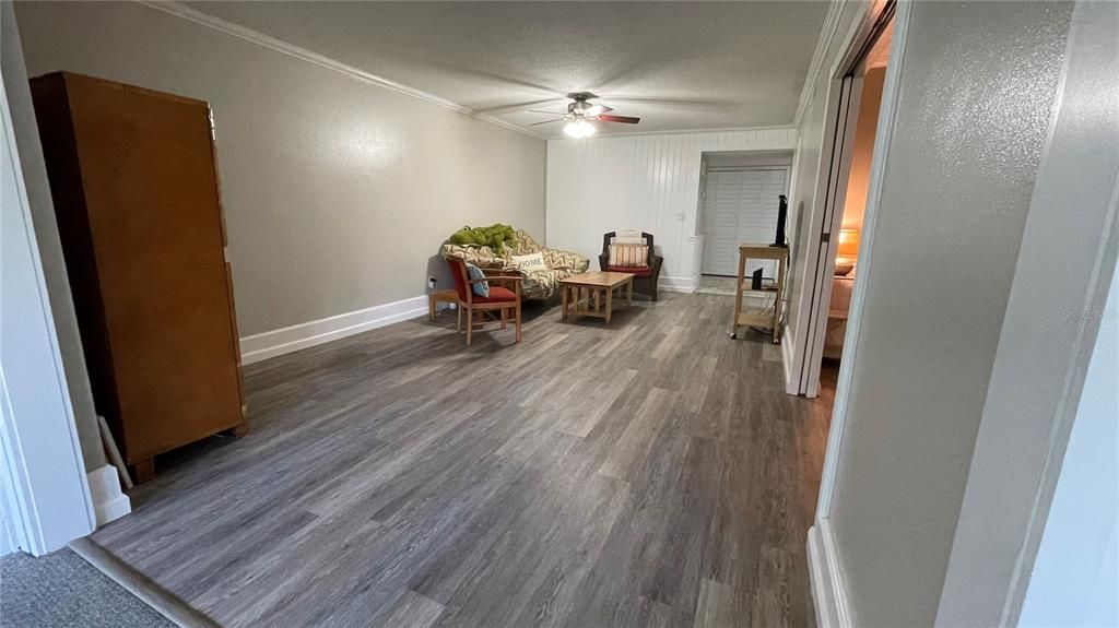 For Sale: $199,000 (2 beds, 1 baths, 1284 Square Feet)