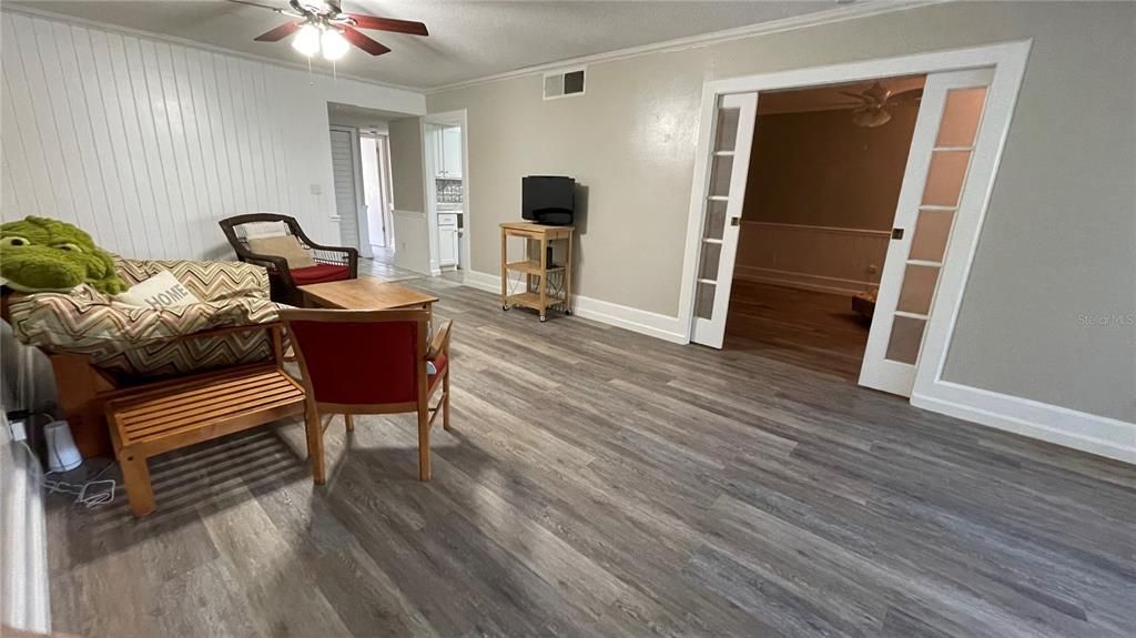 For Sale: $199,000 (2 beds, 1 baths, 1284 Square Feet)