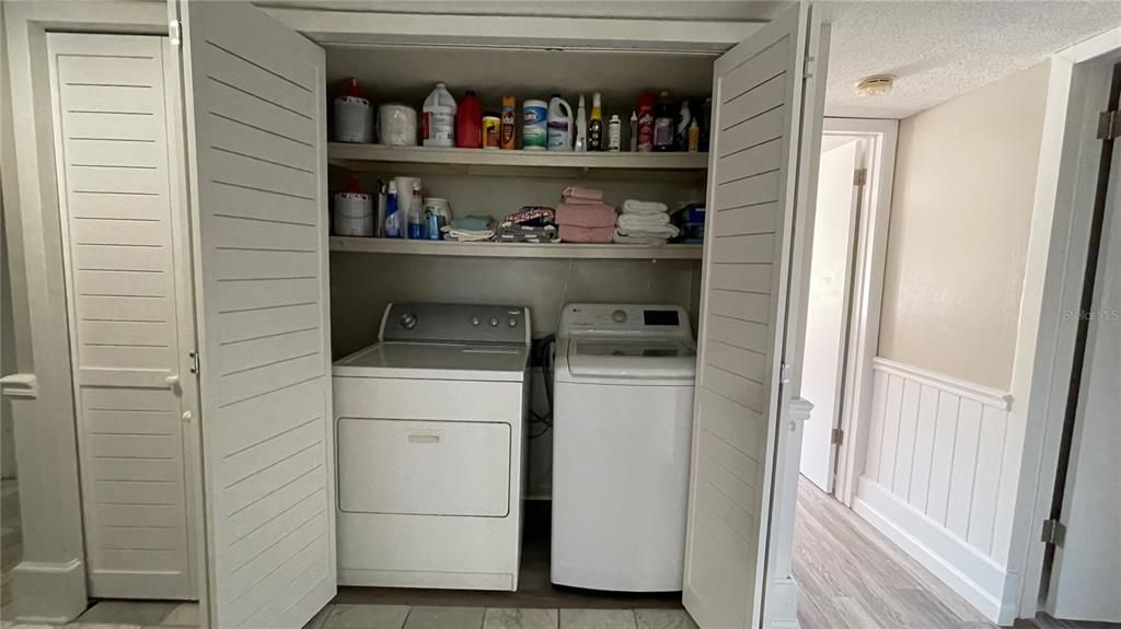 For Sale: $199,000 (2 beds, 1 baths, 1284 Square Feet)