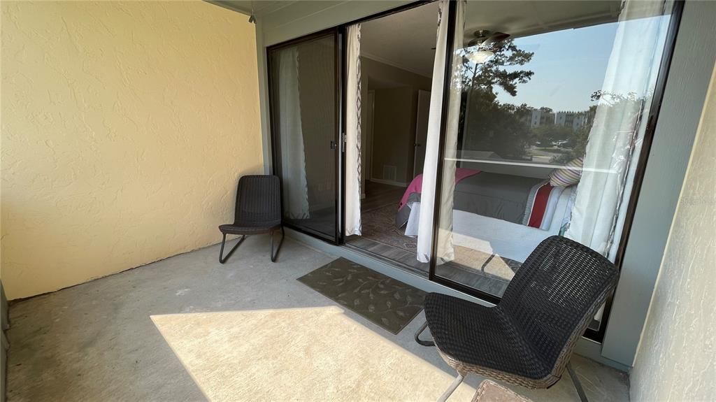 For Sale: $199,000 (2 beds, 1 baths, 1284 Square Feet)