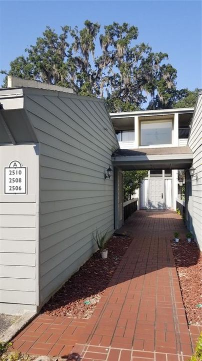 For Sale: $199,000 (2 beds, 1 baths, 1284 Square Feet)