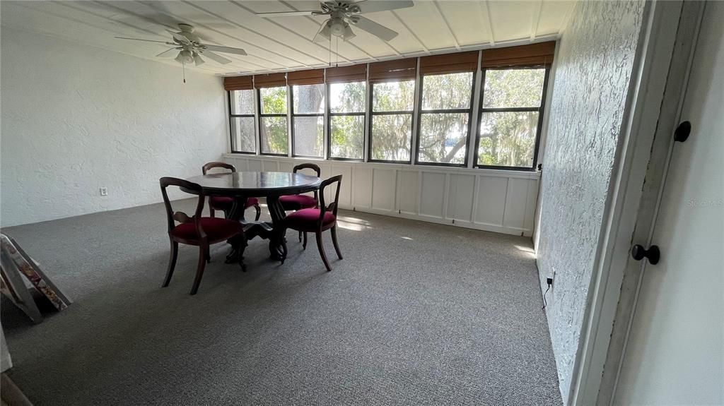 For Sale: $199,000 (2 beds, 1 baths, 1284 Square Feet)