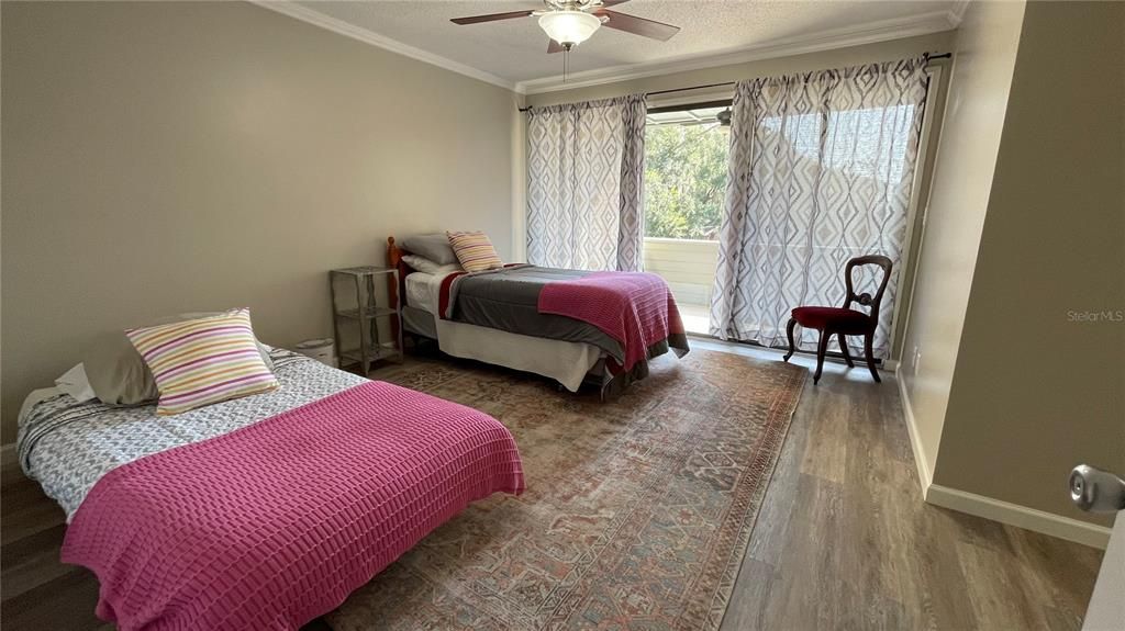 For Sale: $199,000 (2 beds, 1 baths, 1284 Square Feet)