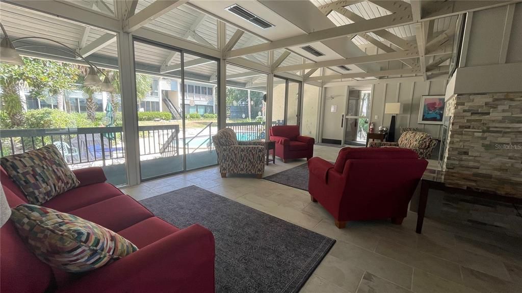 For Sale: $199,000 (2 beds, 1 baths, 1284 Square Feet)