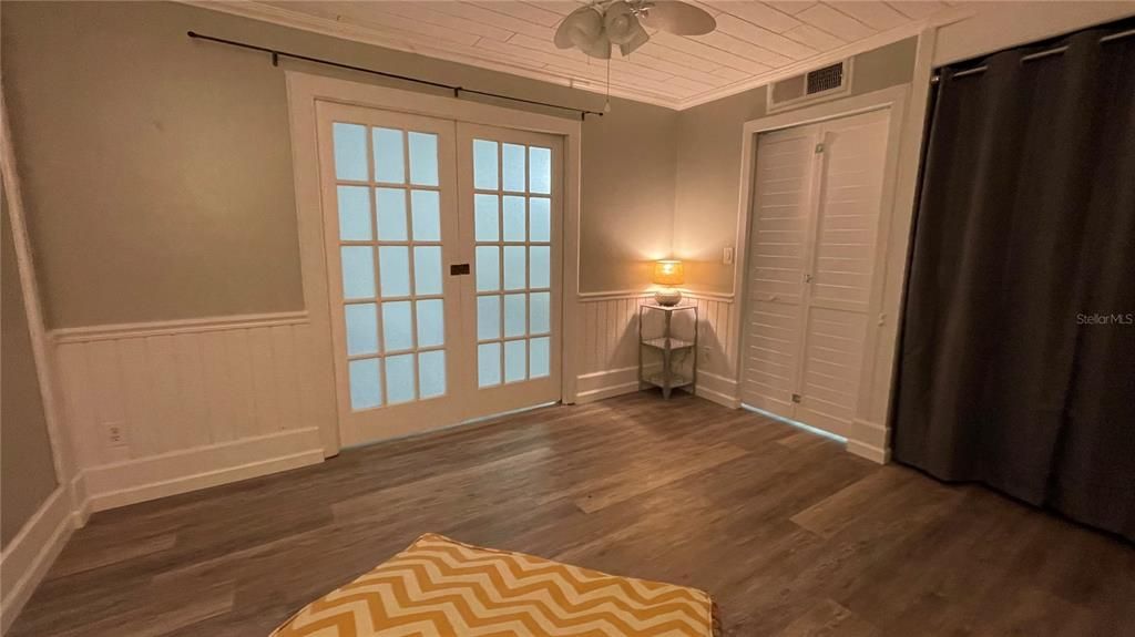 For Sale: $199,000 (2 beds, 1 baths, 1284 Square Feet)