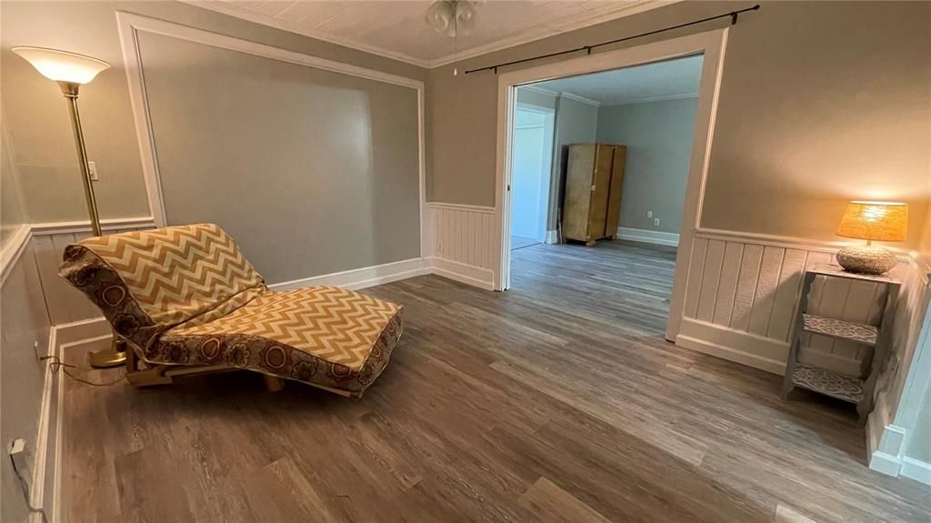 For Sale: $199,000 (2 beds, 1 baths, 1284 Square Feet)