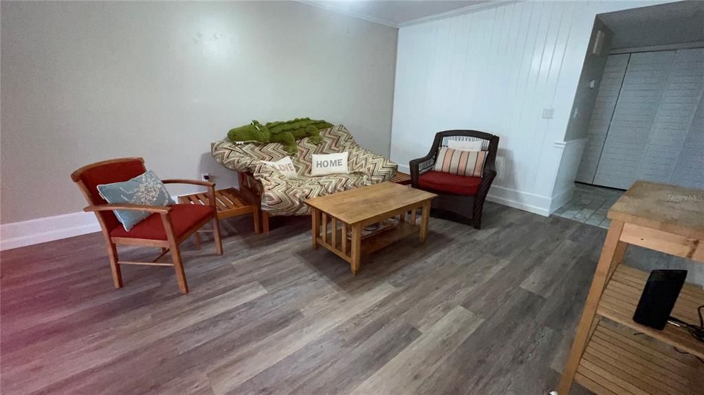 For Sale: $199,000 (2 beds, 1 baths, 1284 Square Feet)