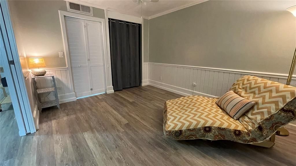 For Sale: $199,000 (2 beds, 1 baths, 1284 Square Feet)