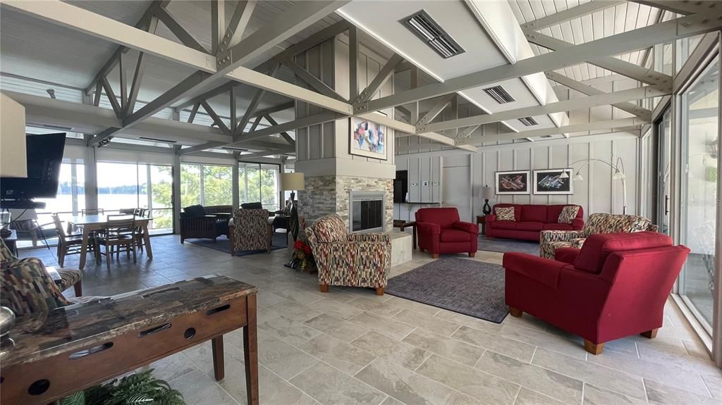 For Sale: $199,000 (2 beds, 1 baths, 1284 Square Feet)