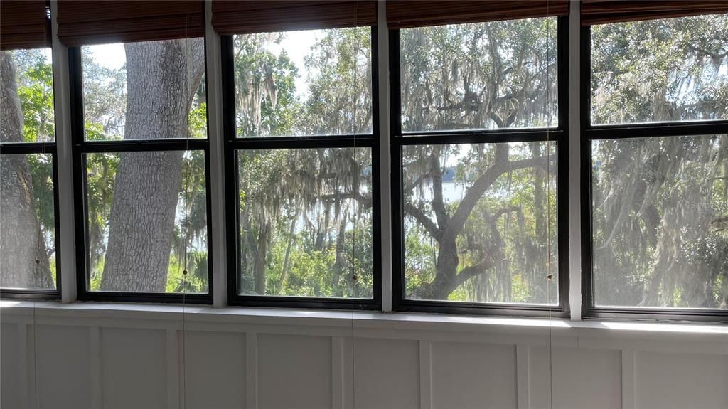 For Sale: $199,000 (2 beds, 1 baths, 1284 Square Feet)