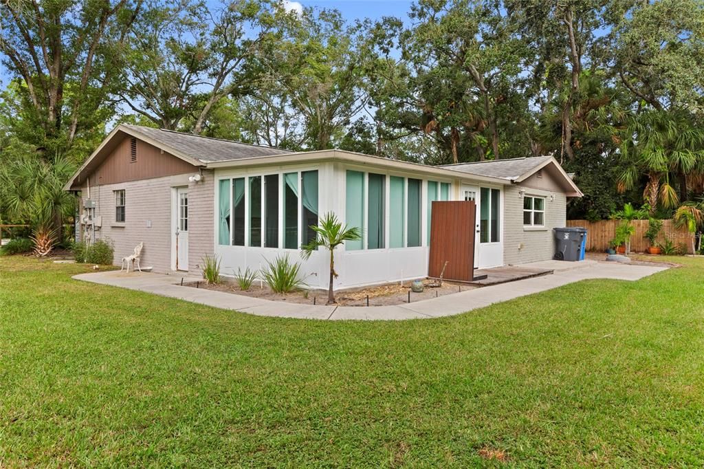 合同活跃: $350,000 (3 贝兹, 2 浴室, 1572 平方英尺)