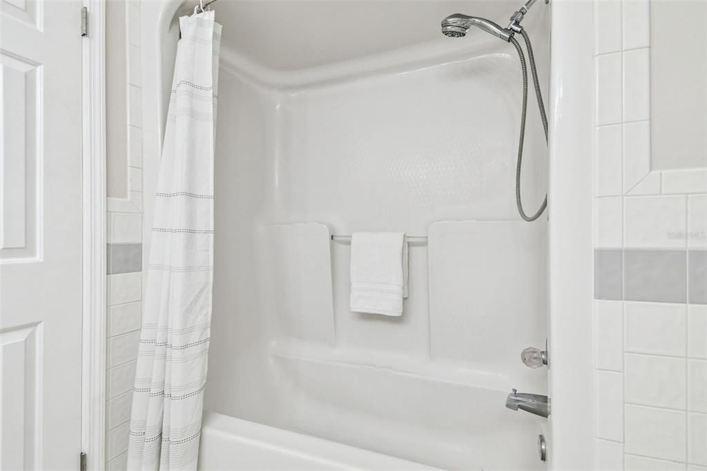 Active With Contract: $536,000 (3 beds, 2 baths, 2199 Square Feet)