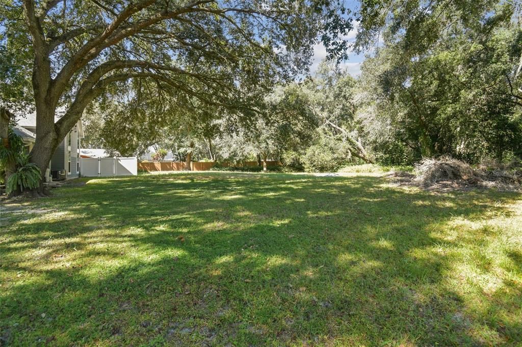 Active With Contract: $536,000 (3 beds, 2 baths, 2199 Square Feet)