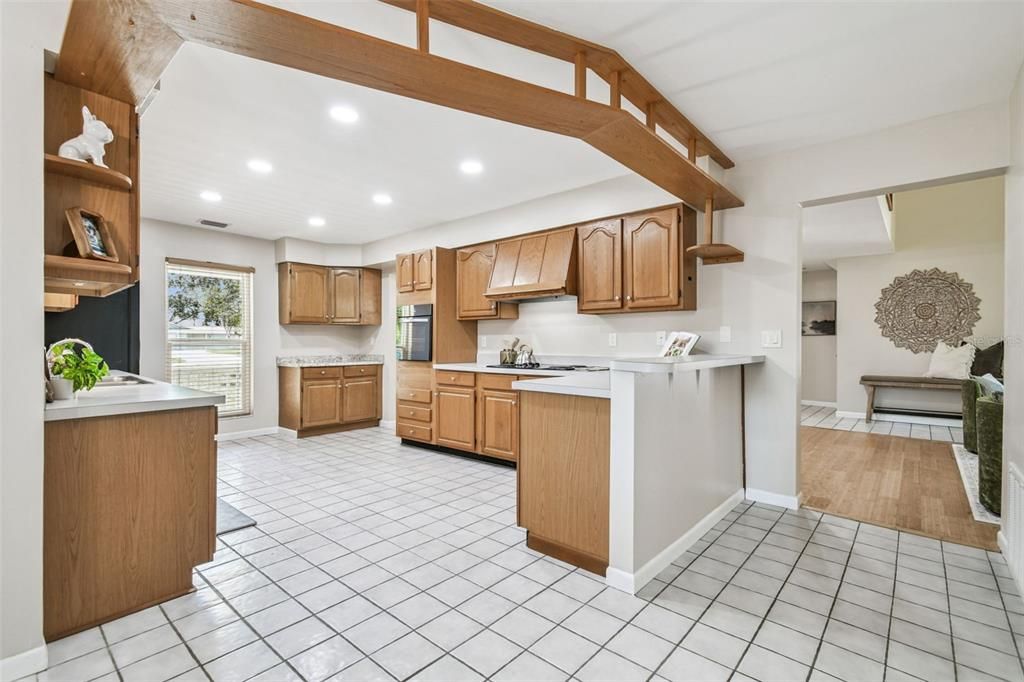 Active With Contract: $536,000 (3 beds, 2 baths, 2199 Square Feet)