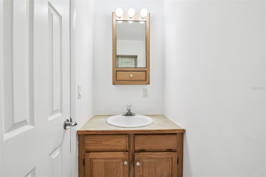 Active With Contract: $536,000 (3 beds, 2 baths, 2199 Square Feet)