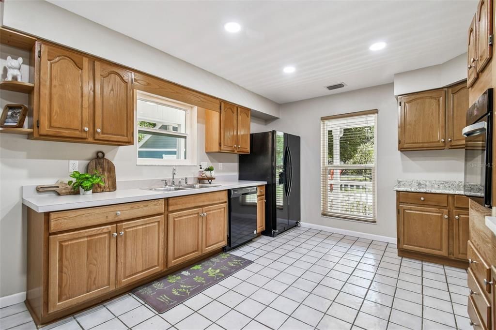 Active With Contract: $536,000 (3 beds, 2 baths, 2199 Square Feet)