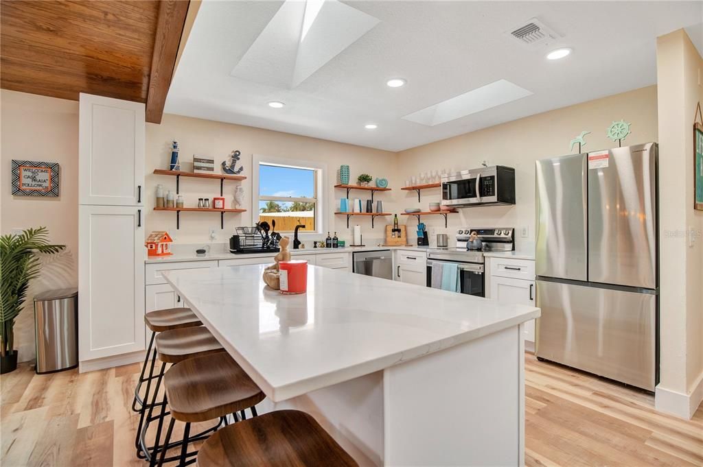 Activo con contrato: $499,000 (3 camas, 2 baños, 1769 Pies cuadrados)