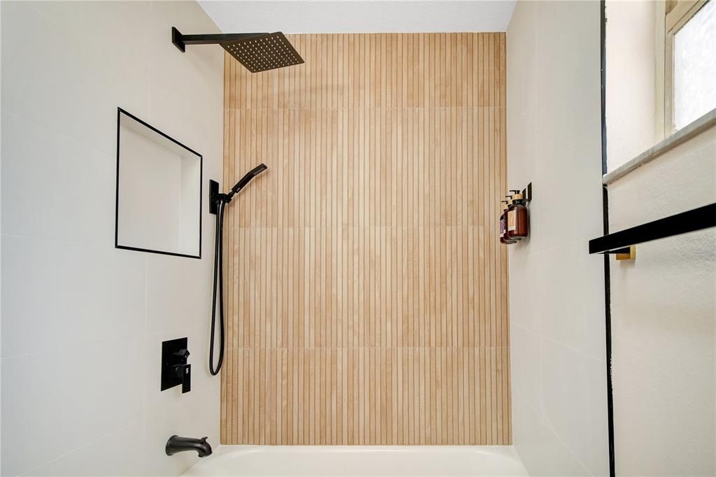 Activo con contrato: $499,000 (3 camas, 2 baños, 1769 Pies cuadrados)