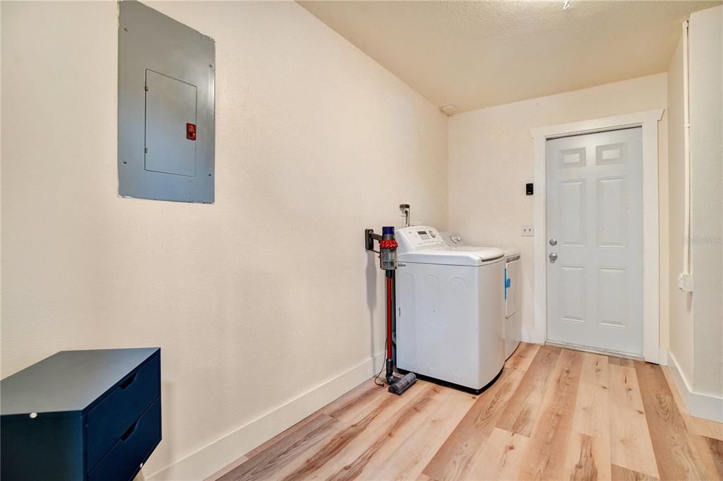 Activo con contrato: $499,000 (3 camas, 2 baños, 1769 Pies cuadrados)