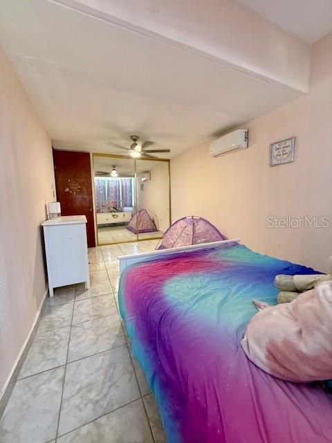 合同活跃: $375,000 (4 贝兹, 3 浴室, 2315 平方英尺)