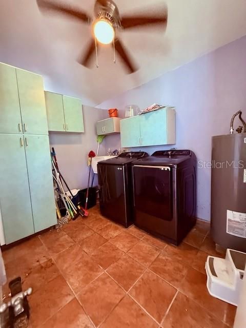 合同活跃: $375,000 (4 贝兹, 3 浴室, 2315 平方英尺)