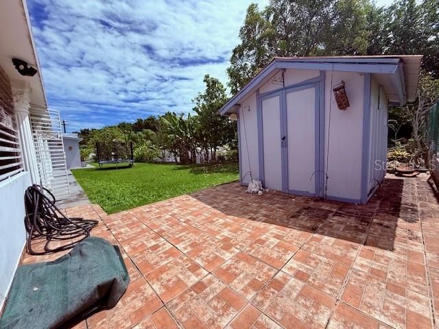 合同活跃: $375,000 (4 贝兹, 3 浴室, 2315 平方英尺)