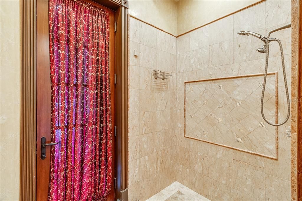 En Venta: $4,150,000 (6 camas, 6 baños, 6820 Pies cuadrados)