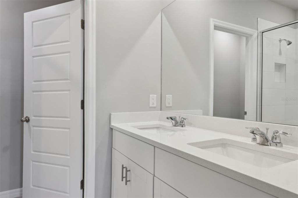 For Sale: $269,580 (3 beds, 2 baths, 1269 Square Feet)