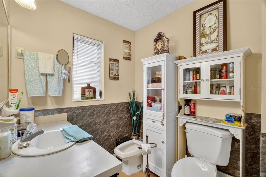 En Venta: $549,900 (3 camas, 2 baños, 2606 Pies cuadrados)