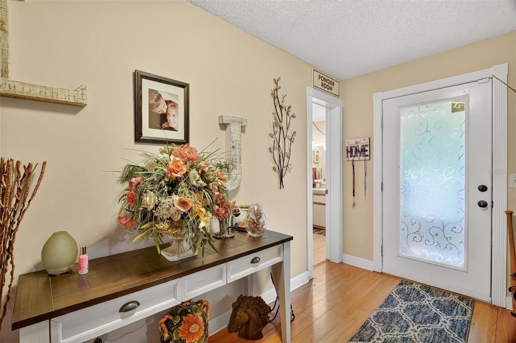 En Venta: $549,900 (3 camas, 2 baños, 2606 Pies cuadrados)