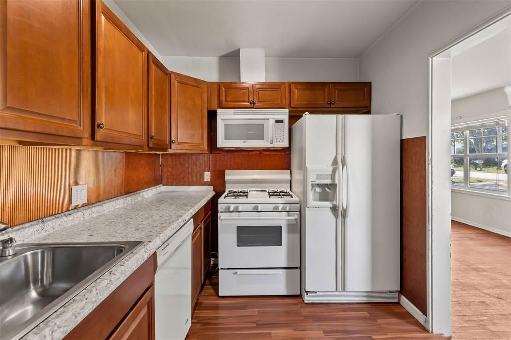 Active With Contract: $199,000 (3 beds, 2 baths, 1322 Square Feet)